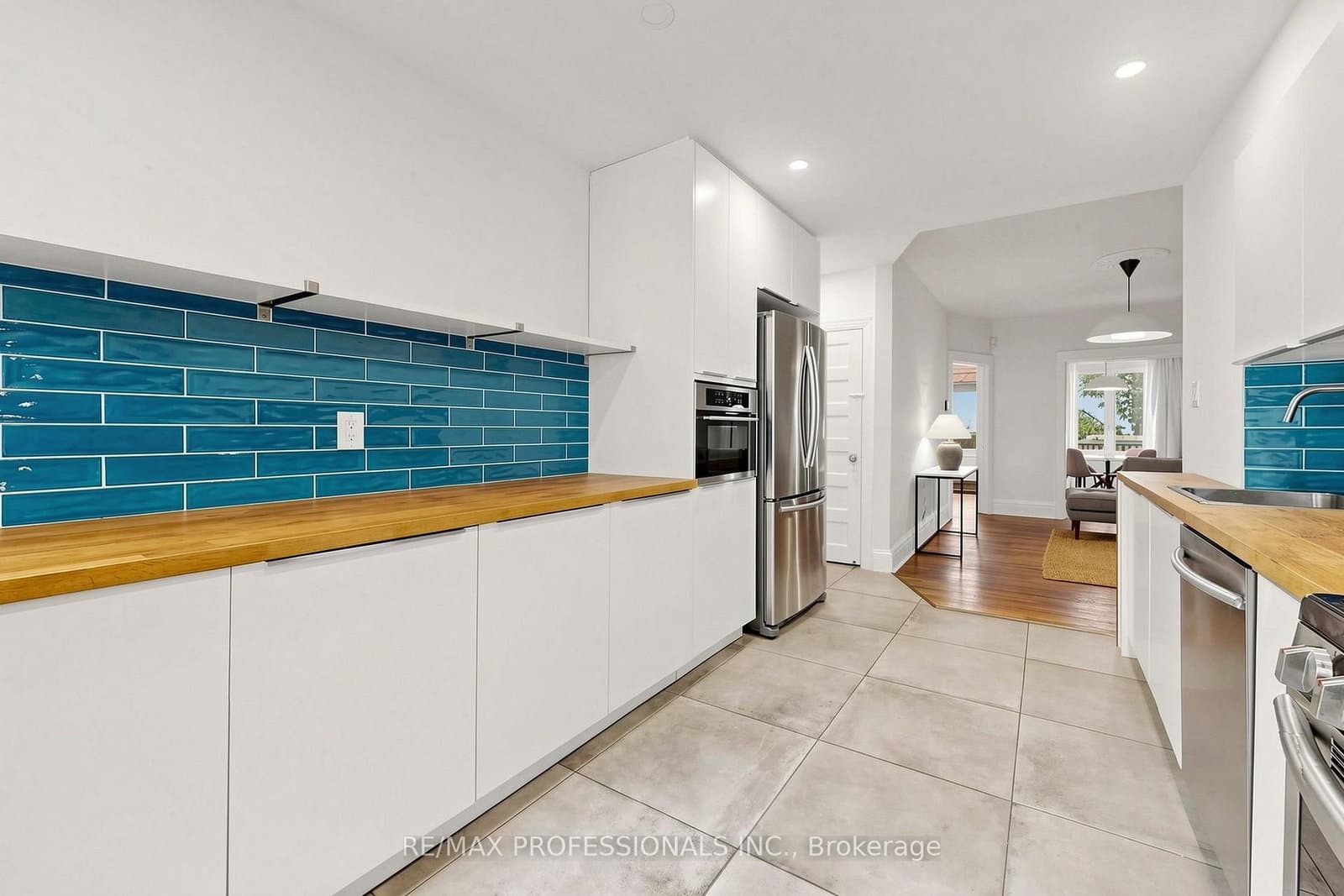 368 Howland Avenue thumbnail 11