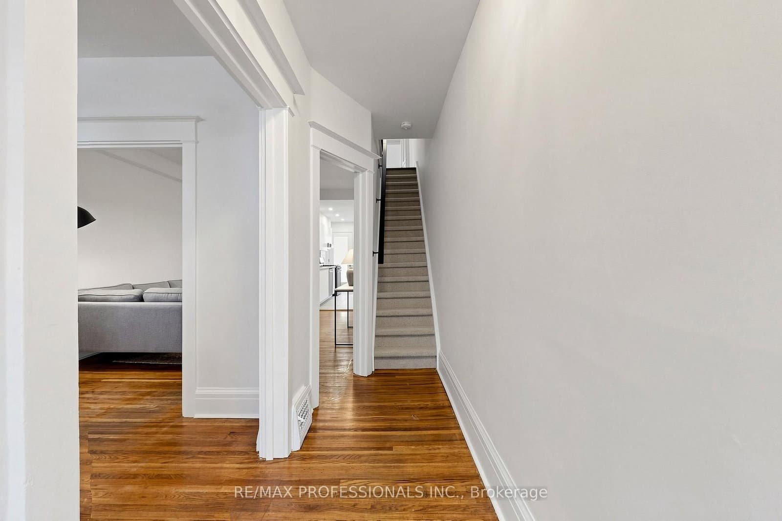 368 Howland Avenue thumbnail 18