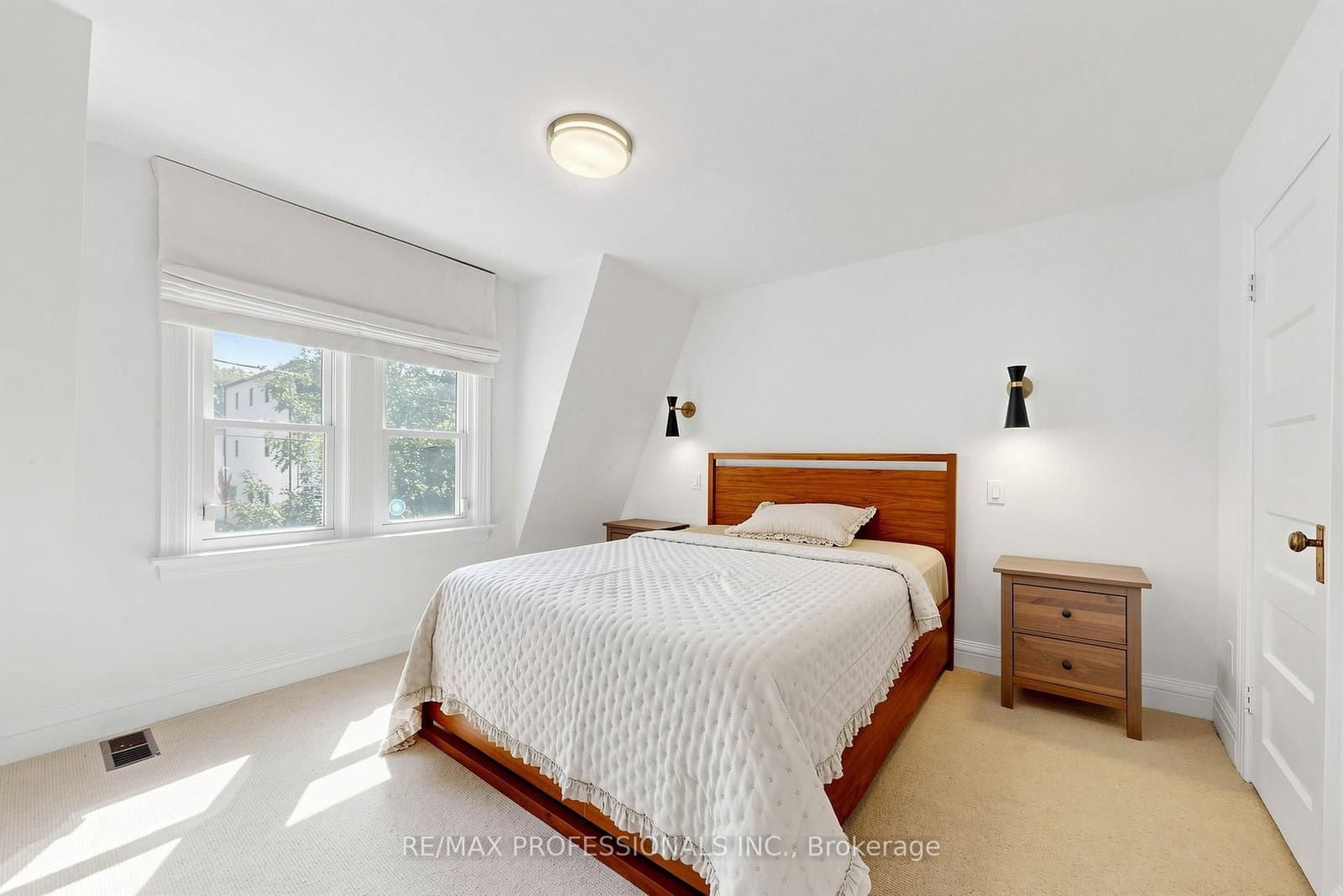 368 Howland Avenue thumbnail 21