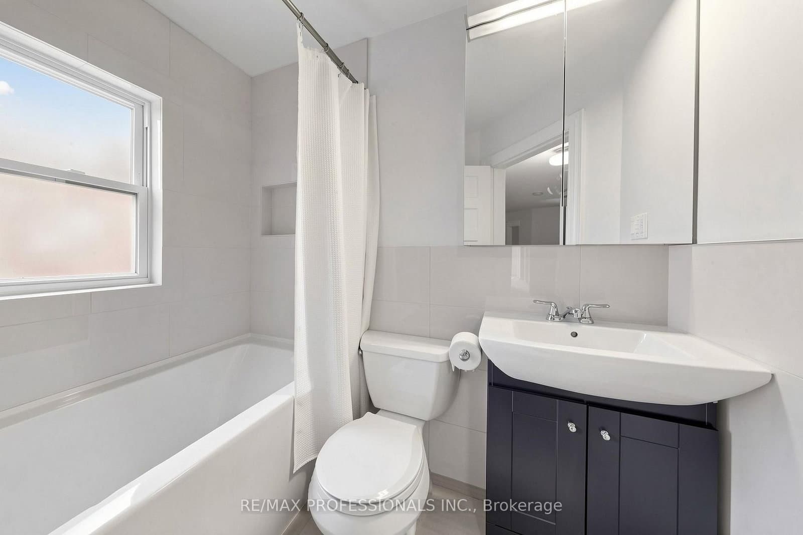 368 Howland Avenue thumbnail 29