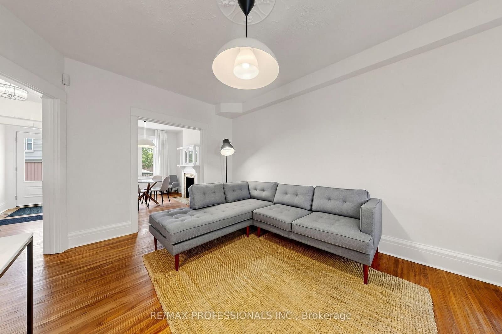 368 Howland Avenue thumbnail 3