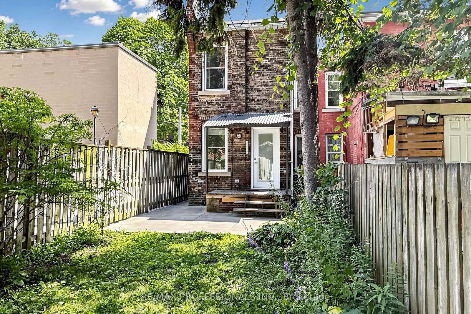 368 Howland Avenue thumbnail 32