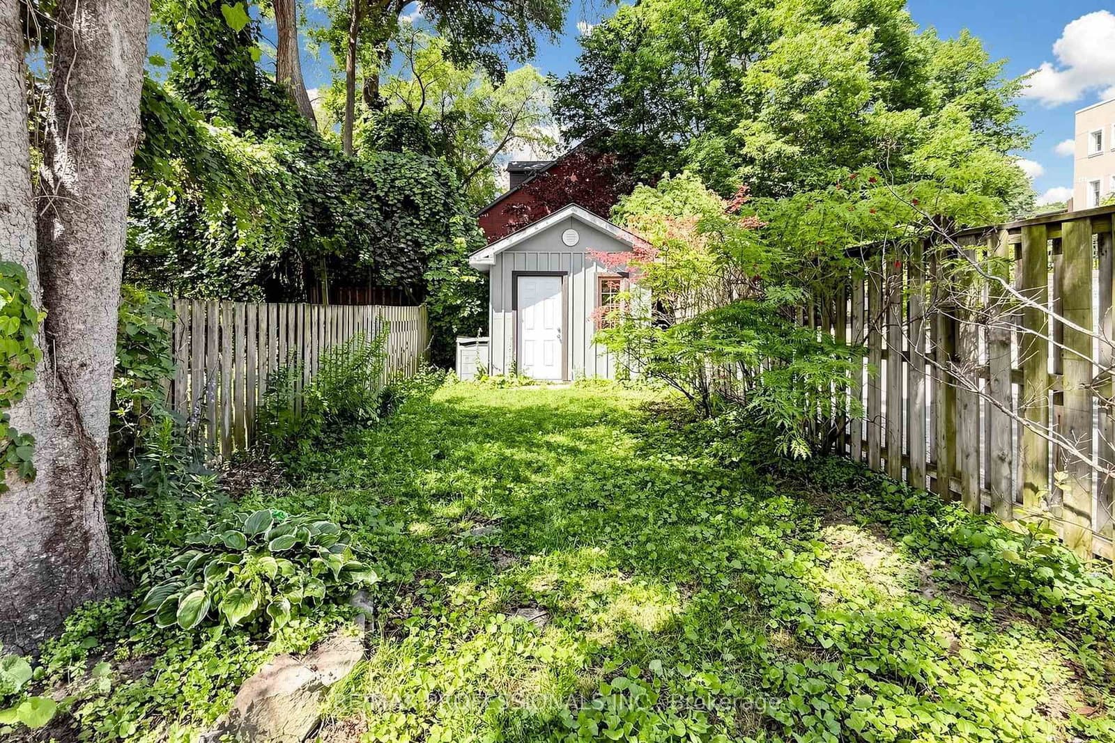 368 Howland Avenue thumbnail 33