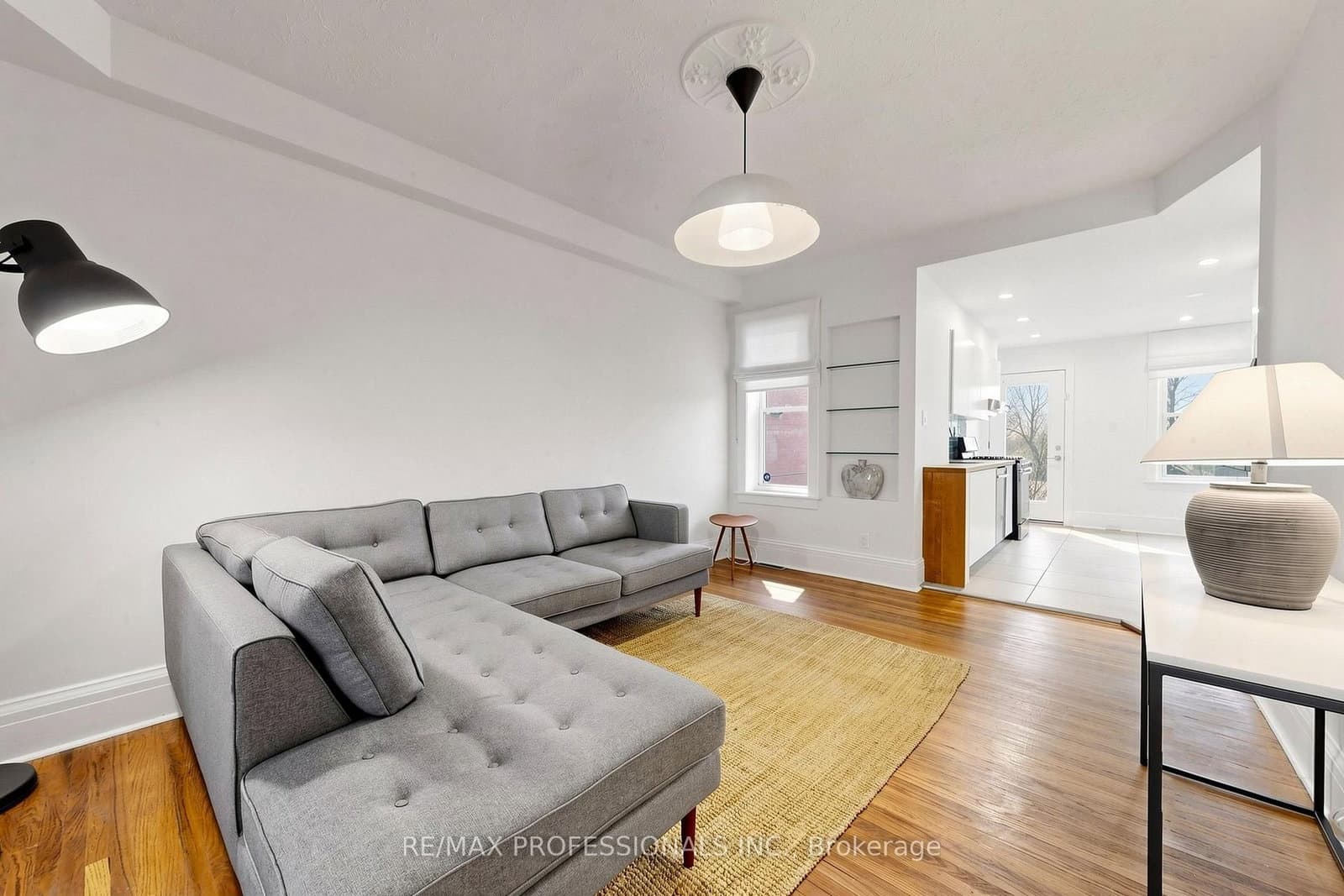 368 Howland Avenue thumbnail 5