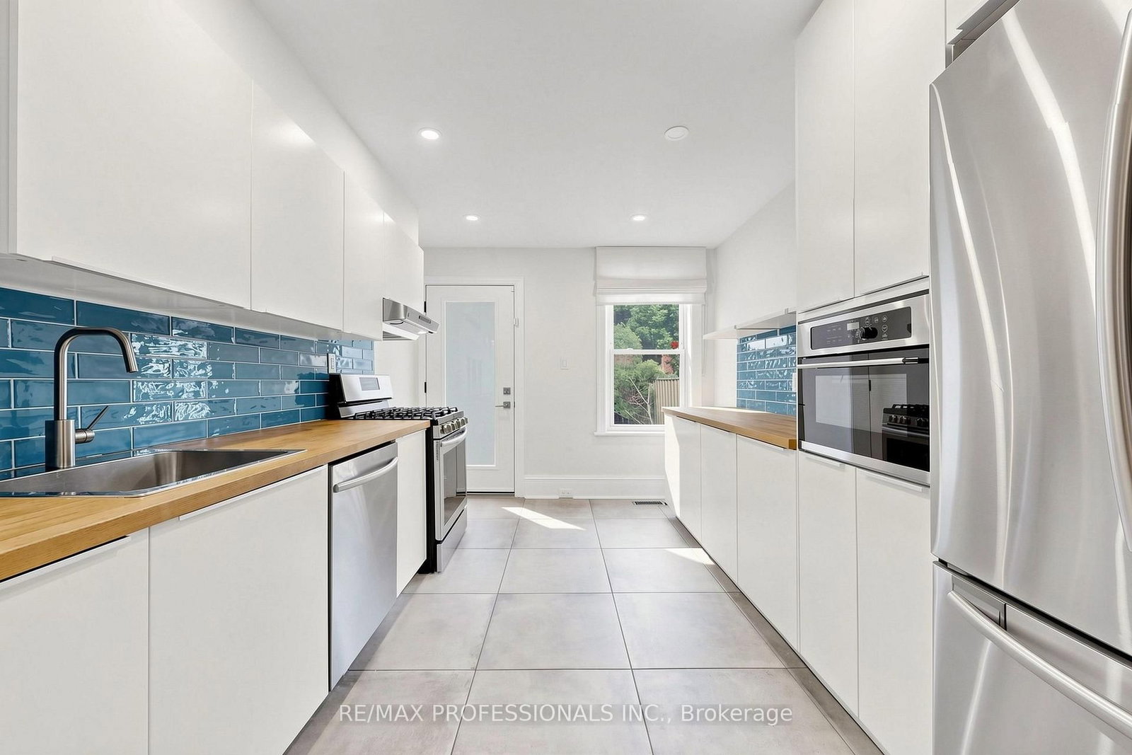368 Howland Avenue thumbnail 8