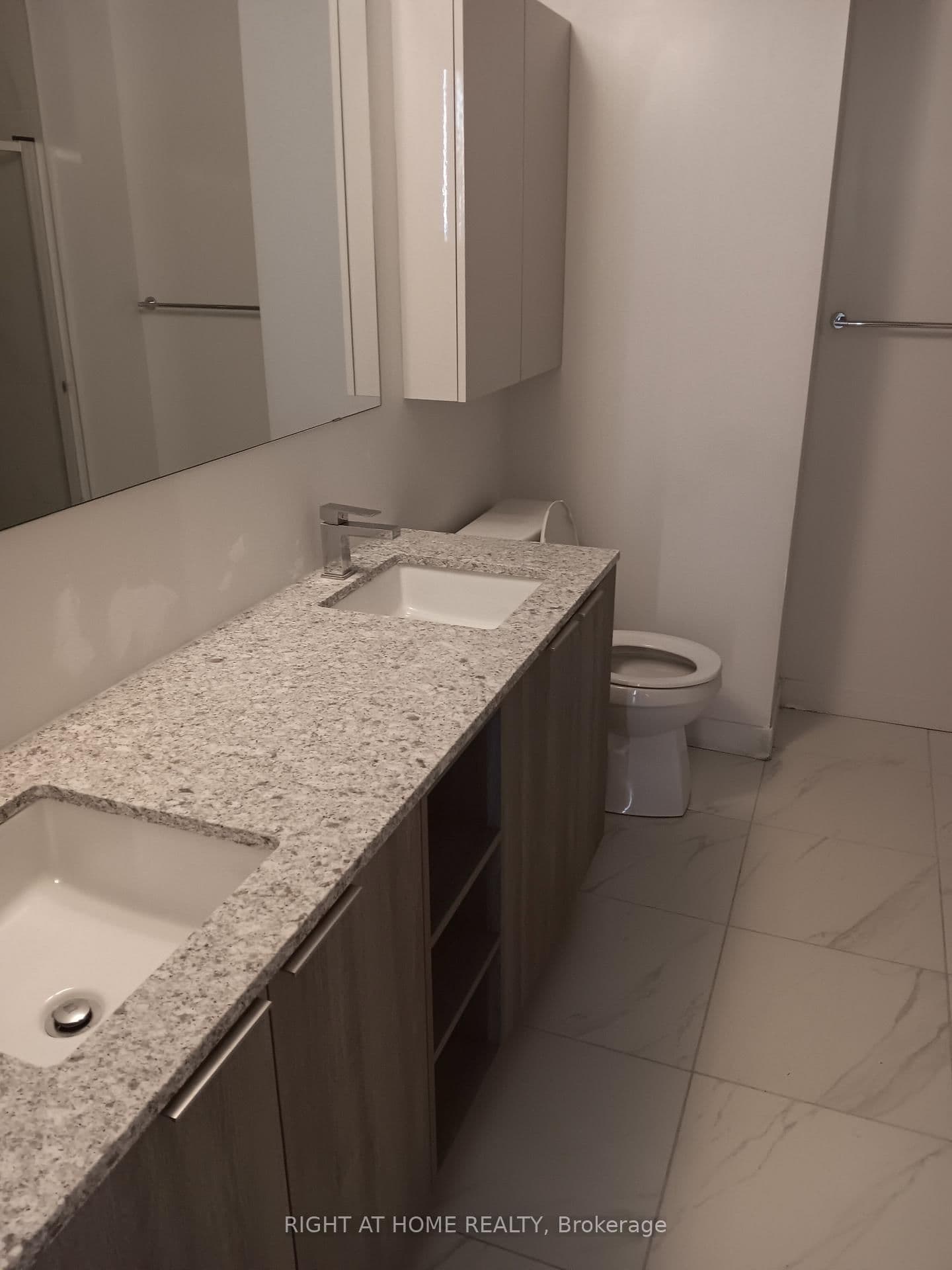 31 Tippett Road, Unit 619 thumbnail 8