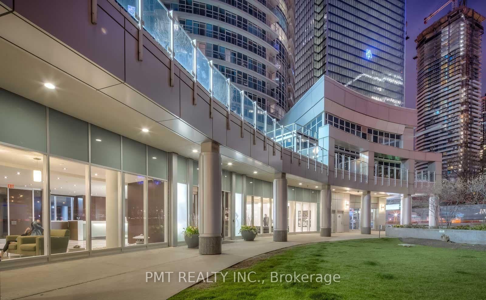 208 Queens Quay W, Unit 2401 thumbnail 19