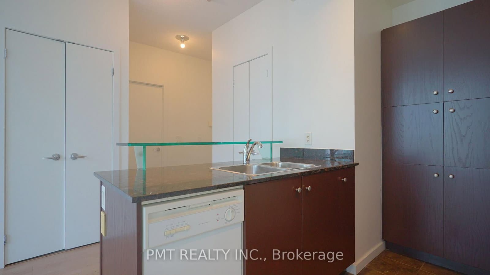 208 Queens Quay W, Unit 2401 thumbnail 7