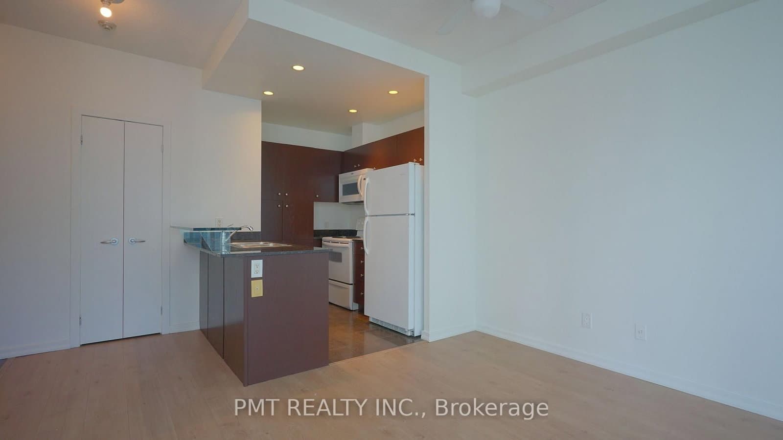 208 Queens Quay W, Unit 2401 thumbnail 8