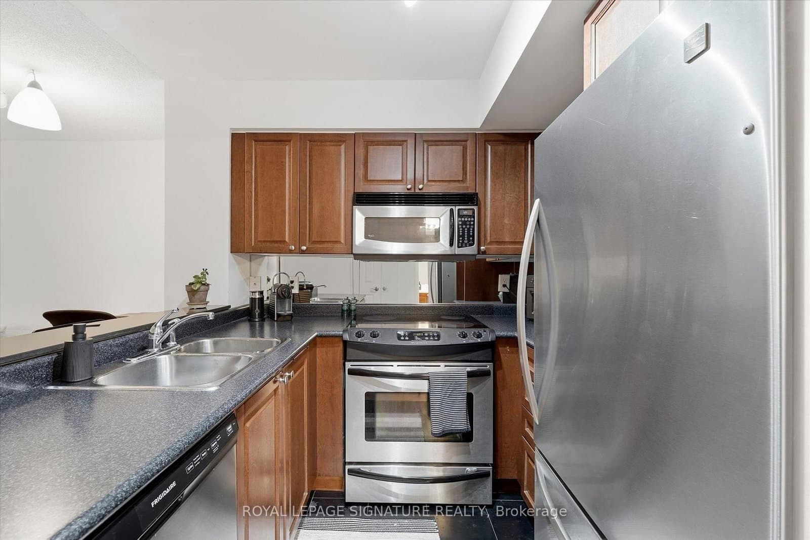 230 King Street E, Unit 1223 thumbnail 10