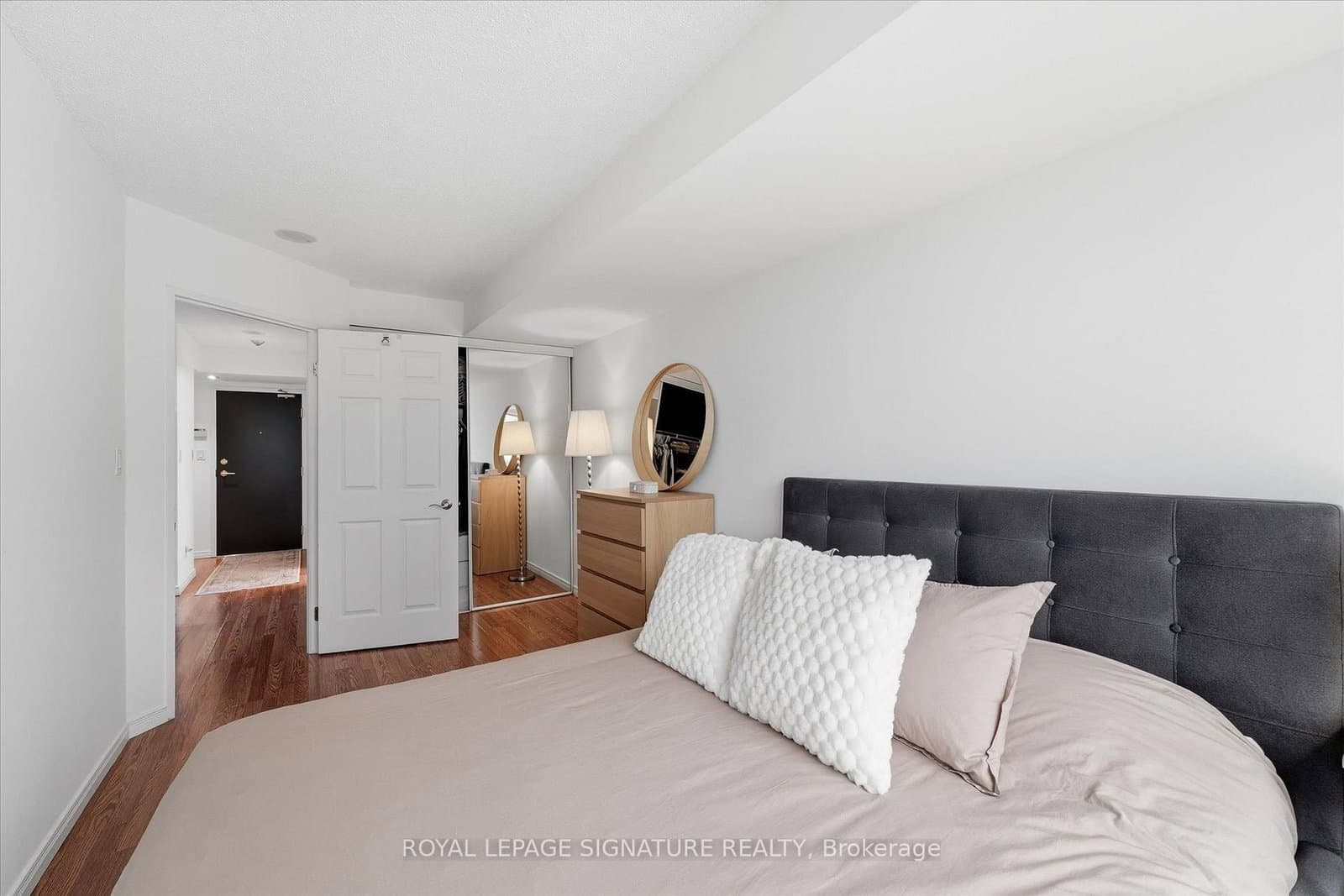 230 King Street E, Unit 1223 thumbnail 17