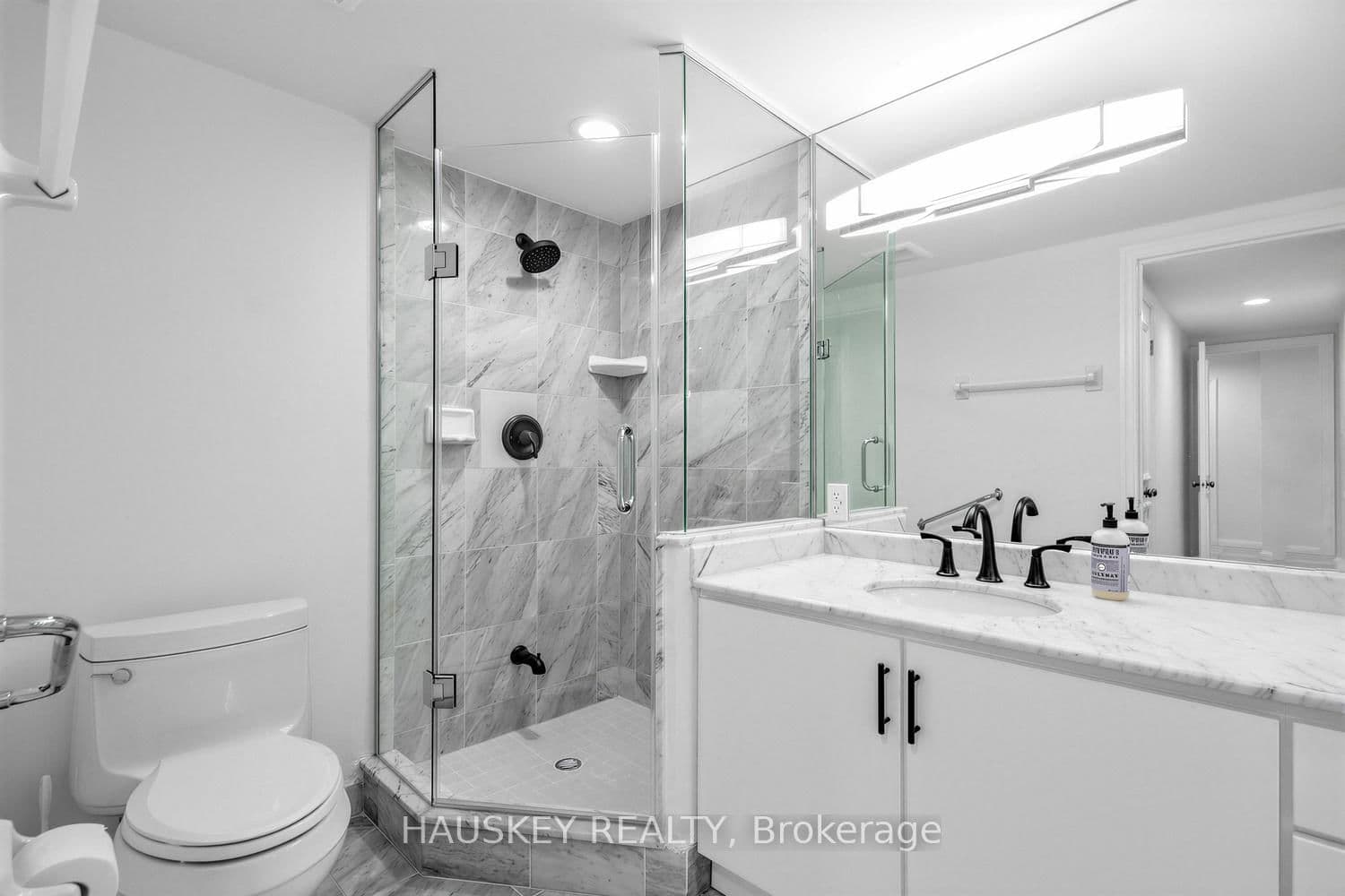 3800 Yonge Street, Unit 402 thumbnail 16