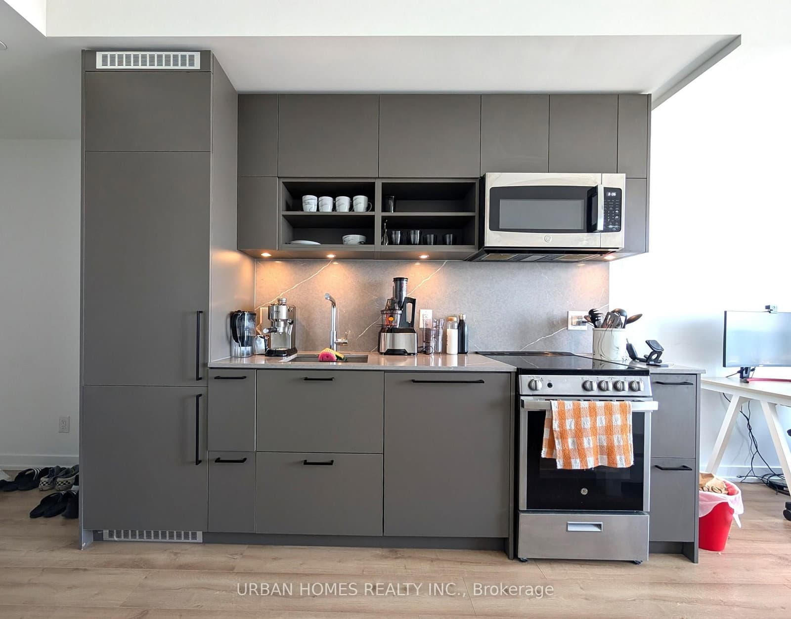 135 East Liberty Street, Unit 2313 thumbnail 3