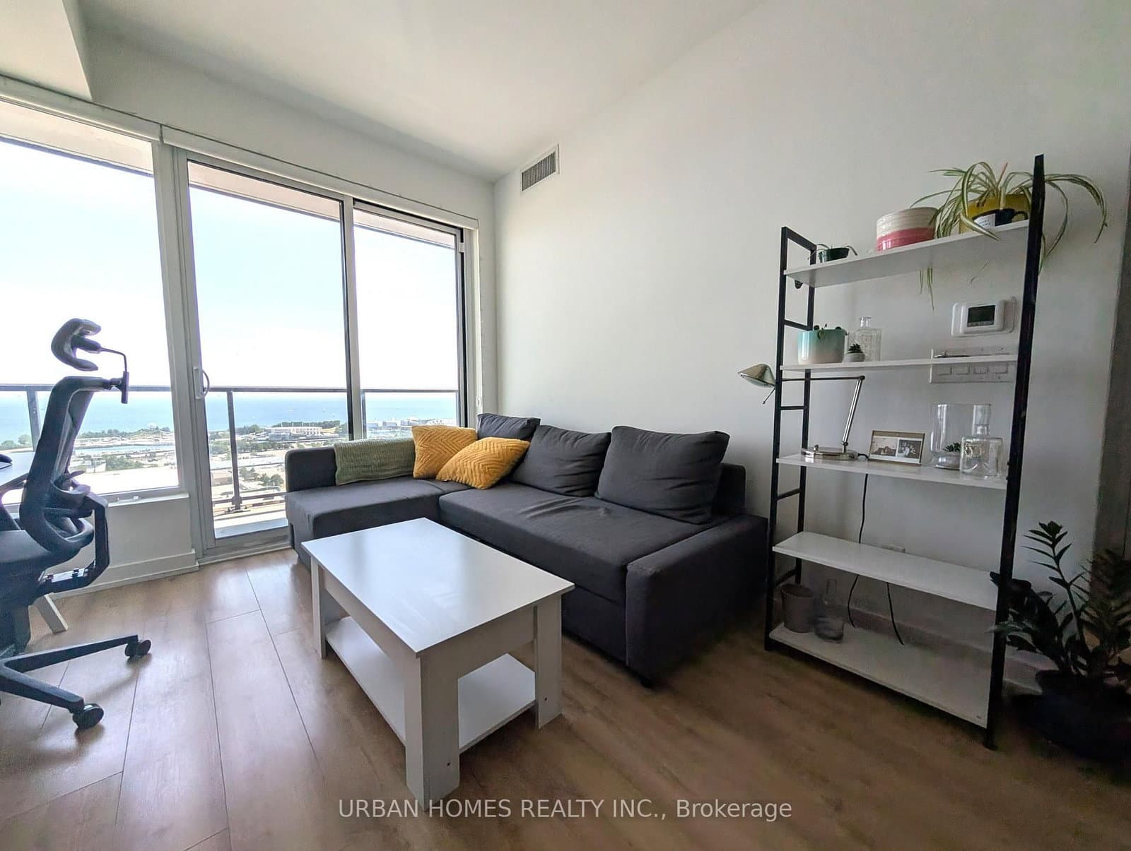 135 East Liberty Street, Unit 2313 thumbnail 5