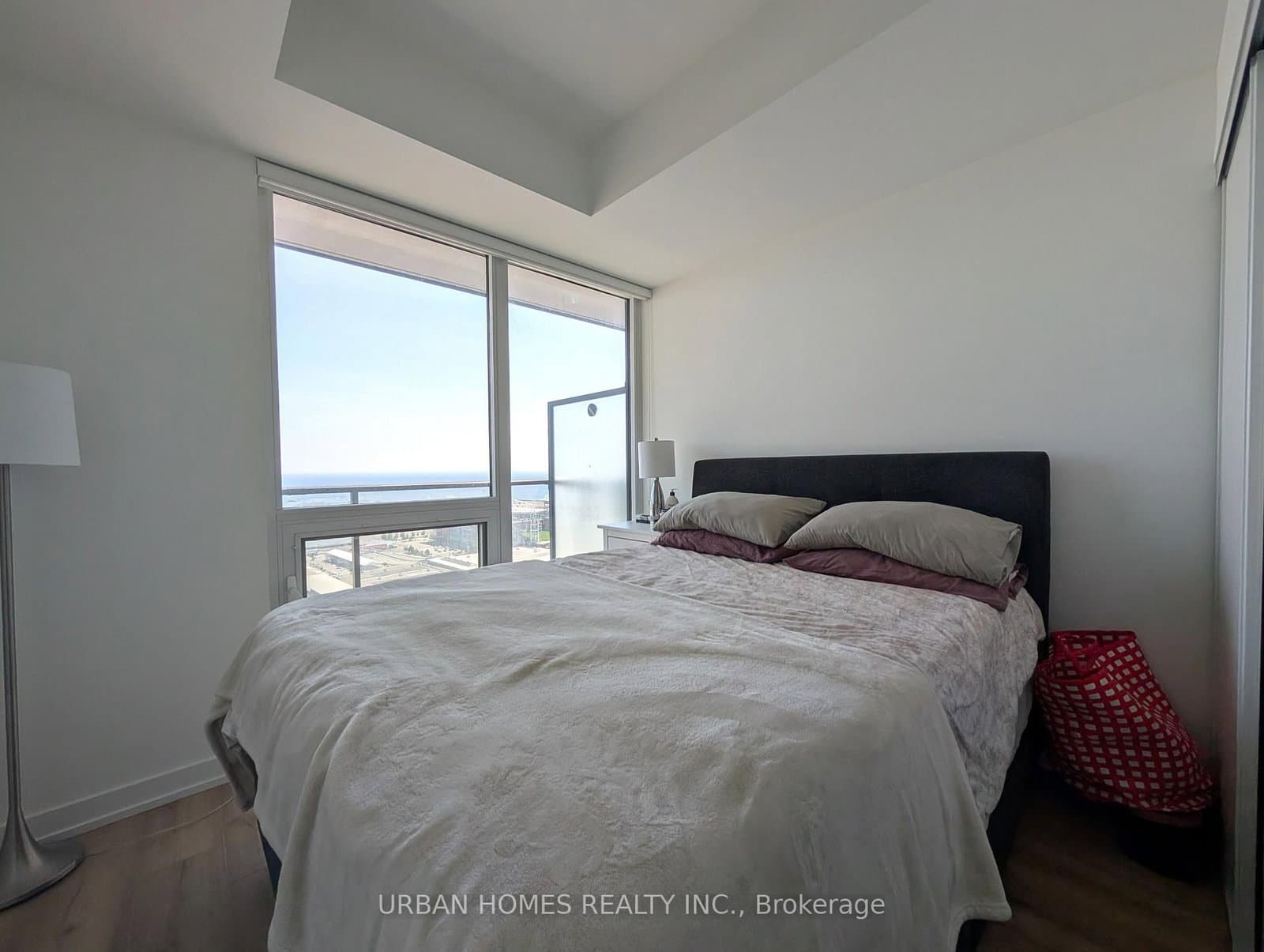 135 East Liberty Street, Unit 2313 thumbnail 8