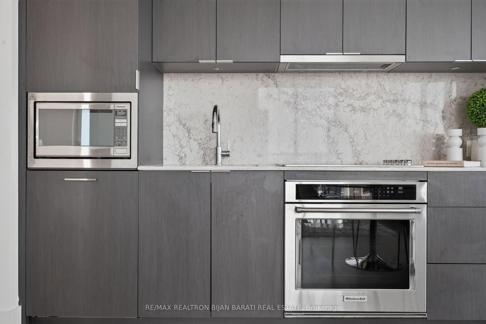 10 INN ON THE PARK Drive, Unit 3104 thumbnail 11