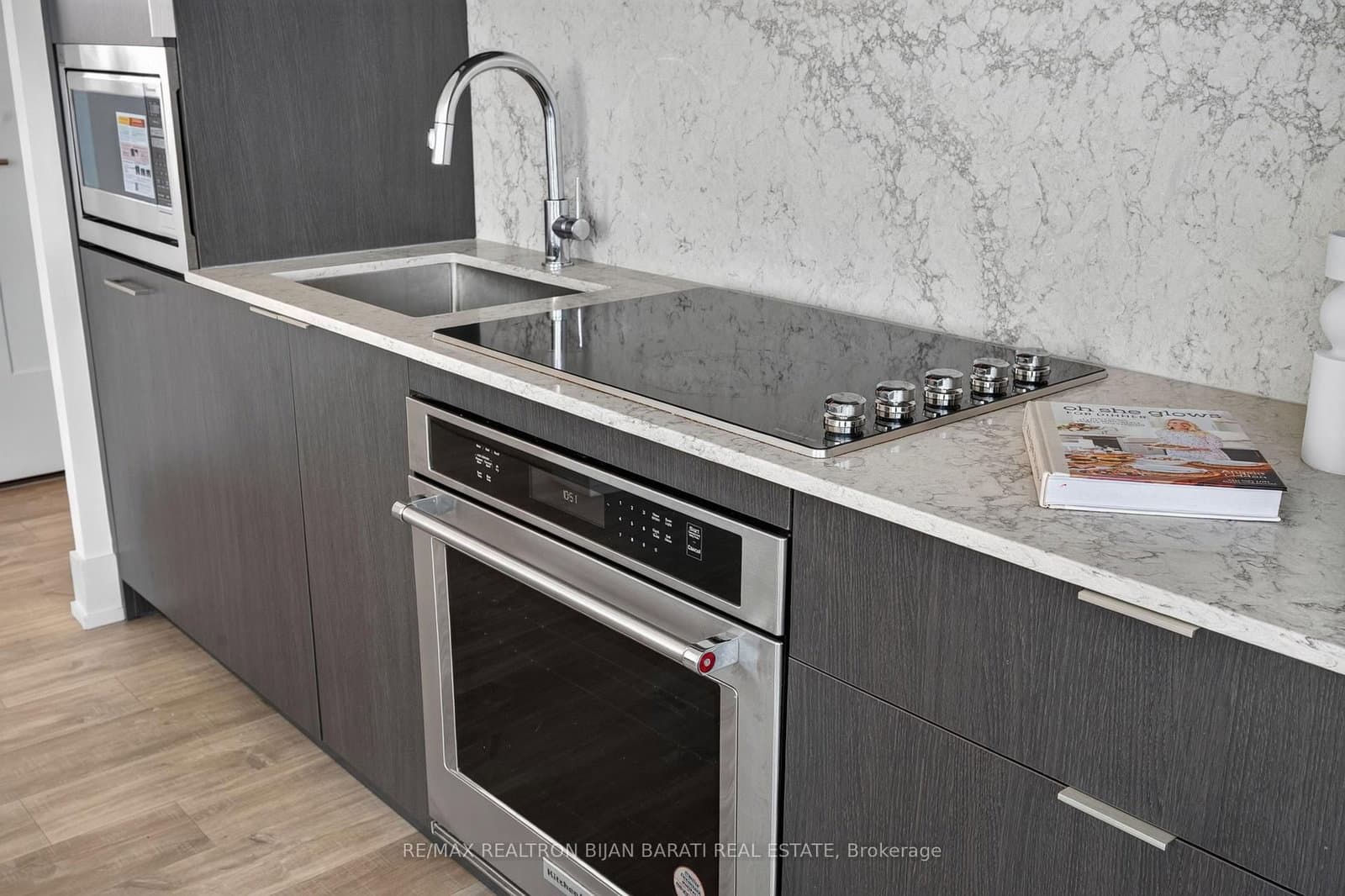 10 INN ON THE PARK Drive, Unit 3104 thumbnail 12