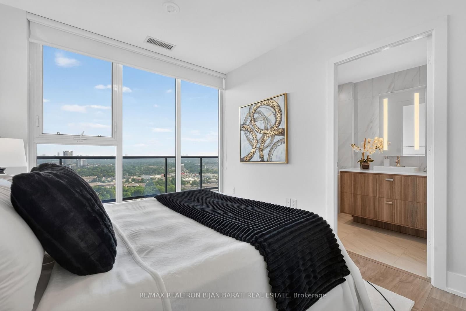 10 INN ON THE PARK Drive, Unit 3104 thumbnail 19