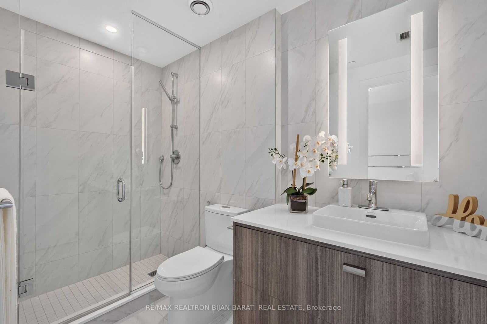 10 INN ON THE PARK Drive, Unit 3104 thumbnail 21