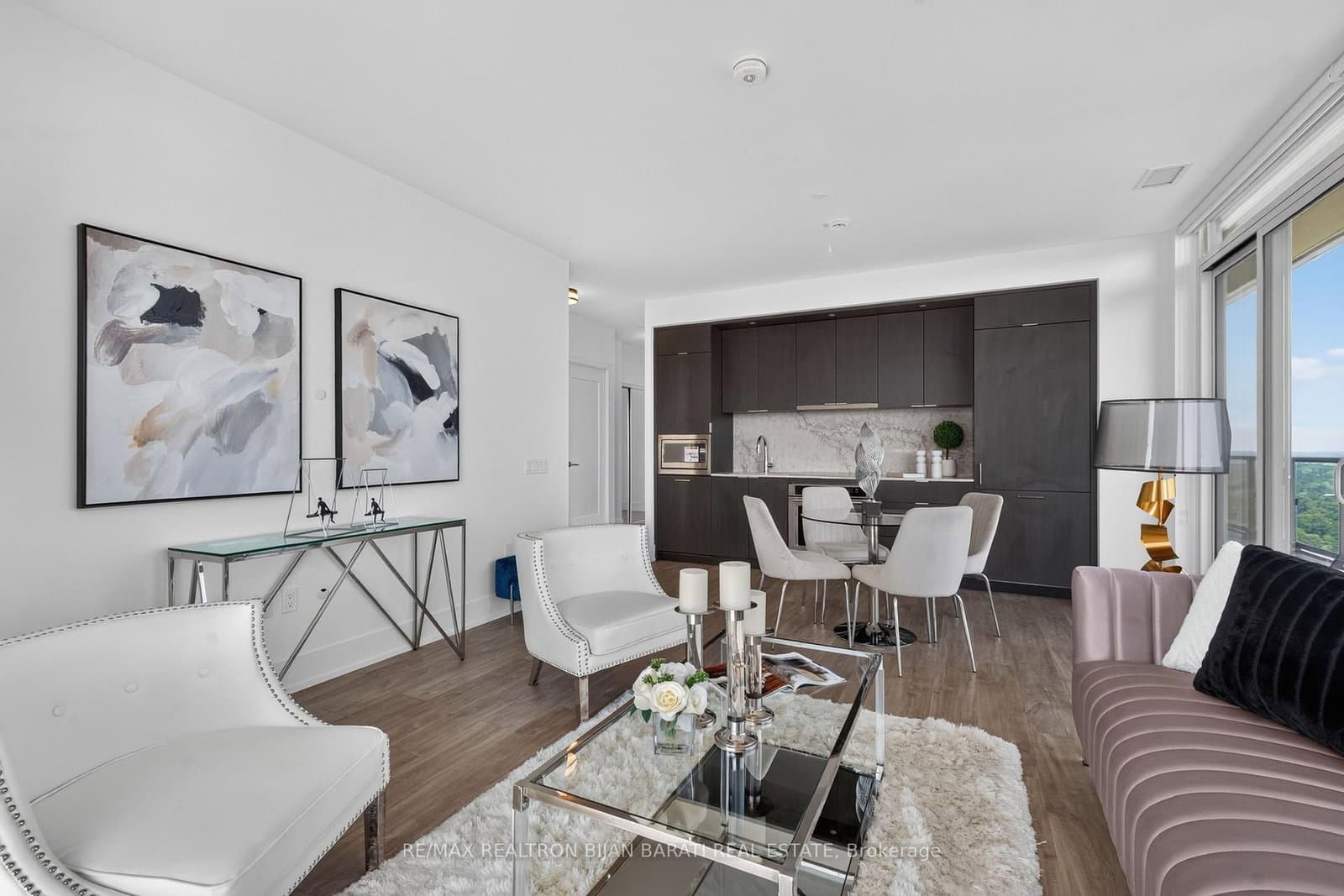 10 INN ON THE PARK Drive, Unit 3104 thumbnail 7