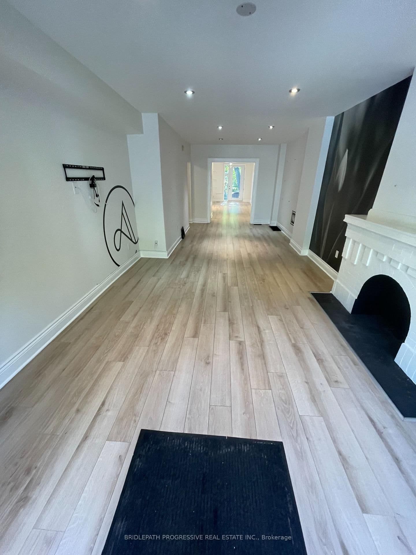 493 Davenport Road thumbnail 8