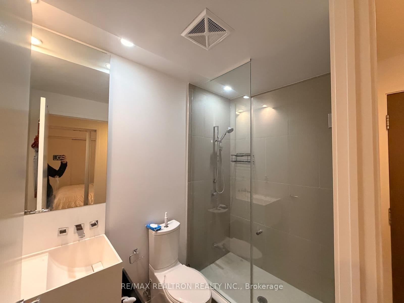 1 Bloor Street E, Unit 312 thumbnail 11