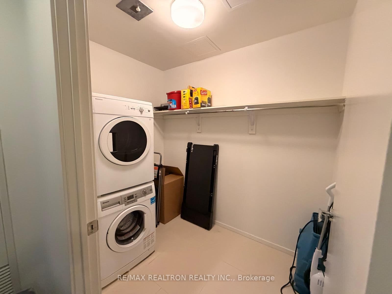 1 Bloor Street E, Unit 312 thumbnail 12