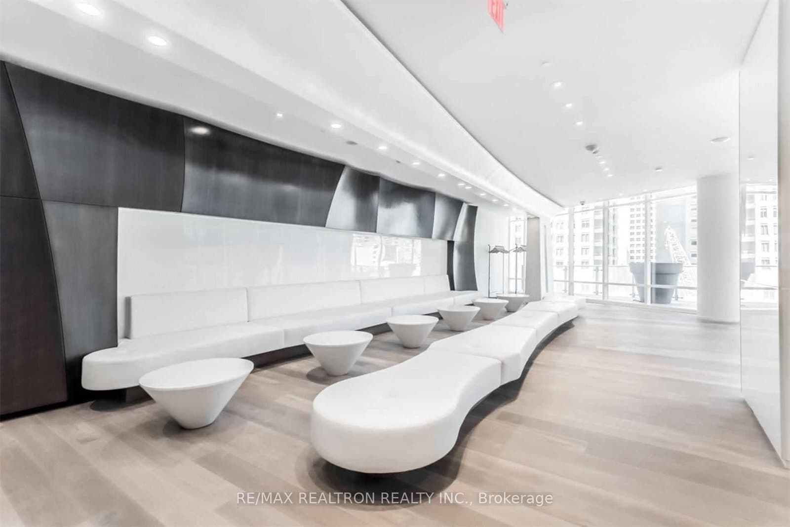 1 Bloor Street E, Unit 312 thumbnail 27