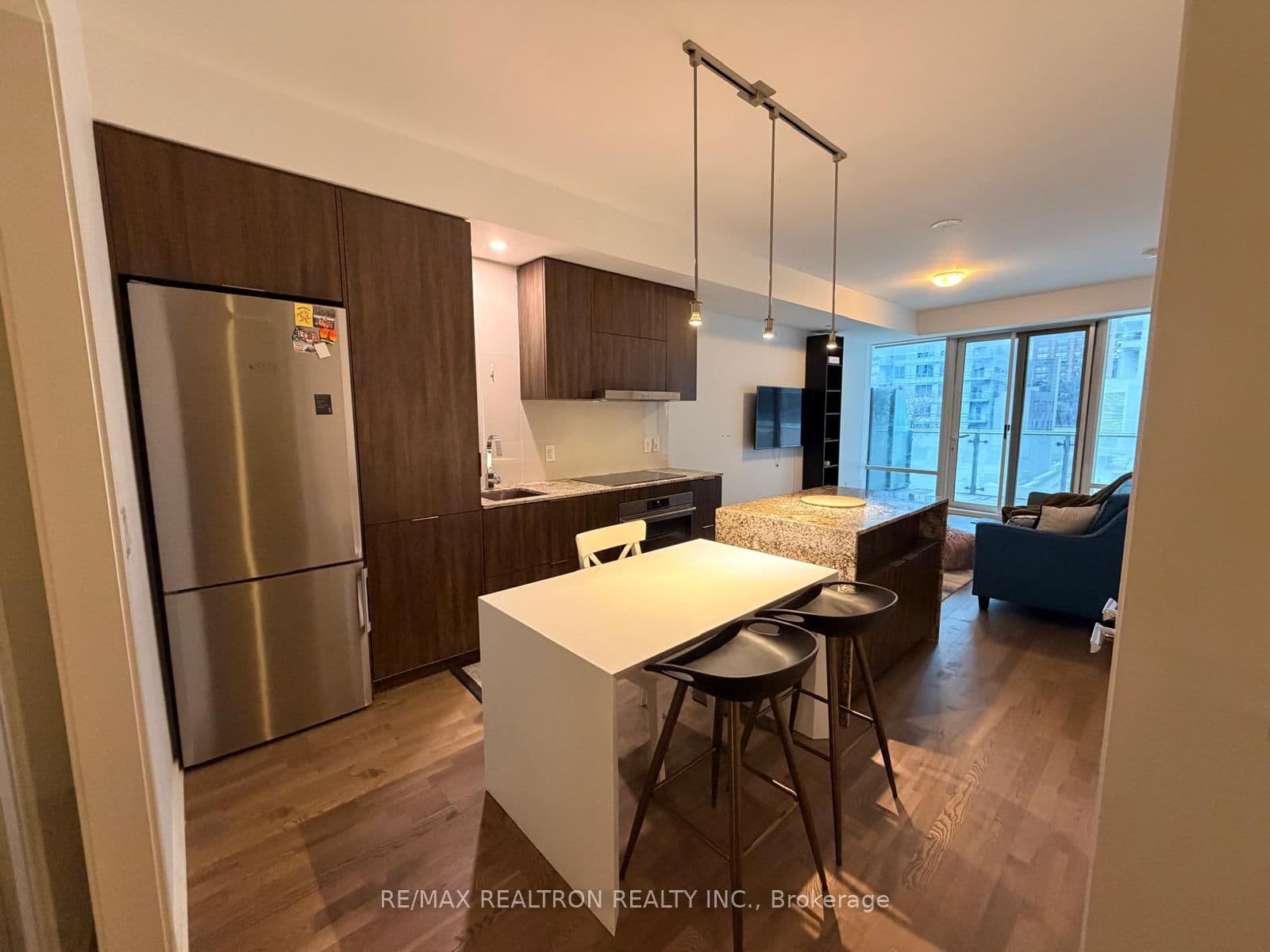 1 Bloor Street E, Unit 312 thumbnail 3