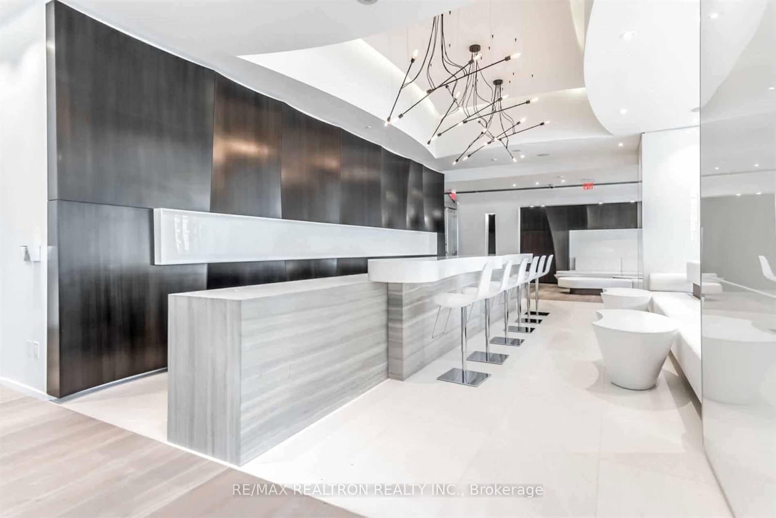 1 Bloor Street E, Unit 312 thumbnail 31