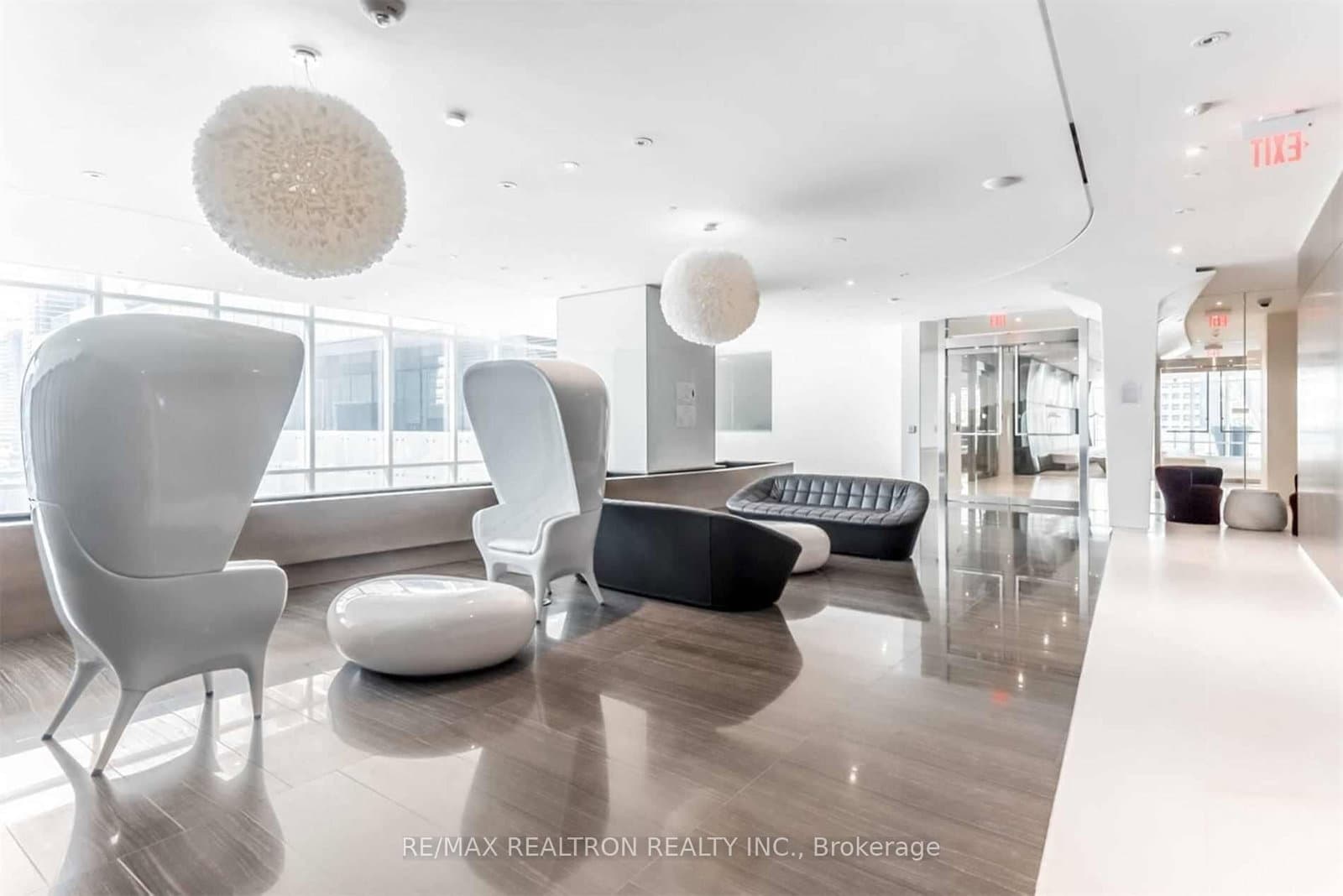 1 Bloor Street E, Unit 312 thumbnail 32