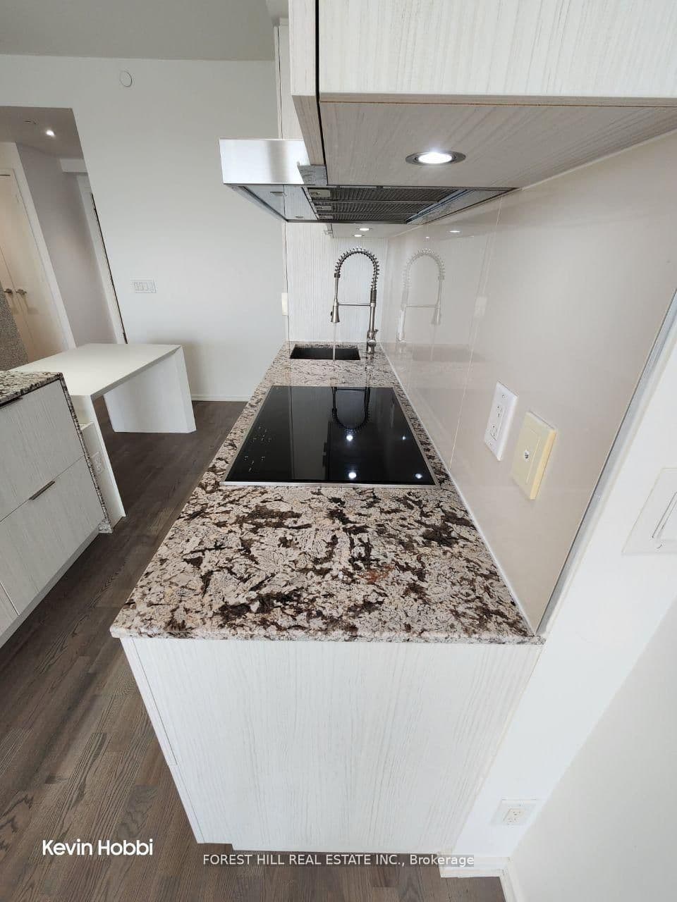 1 Bloor Street E, Unit 5210 thumbnail 14