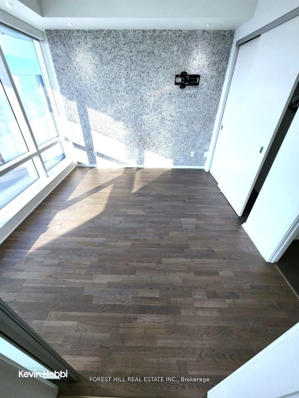 1 Bloor Street E, Unit 5210 thumbnail 16