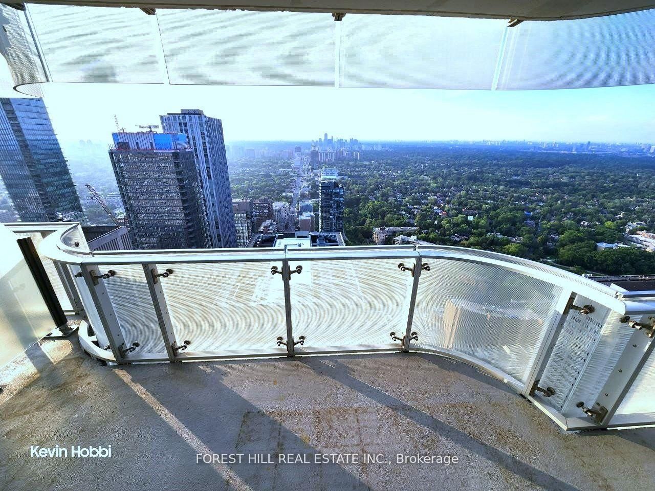 1 Bloor Street E, Unit 5210 thumbnail 26
