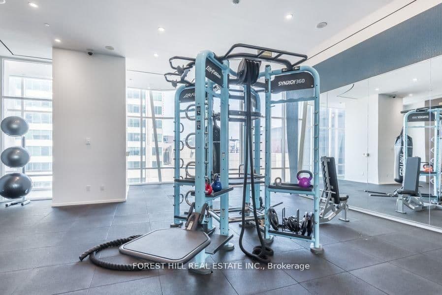 1 Bloor Street E, Unit 5210 thumbnail 36