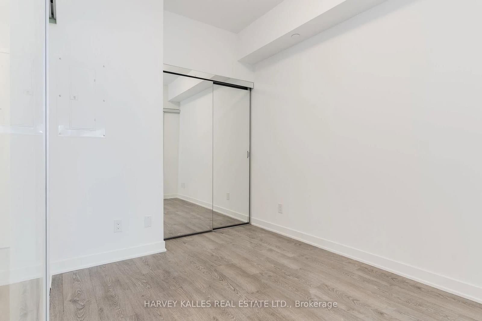 543 Richmond Street W, Unit 410 thumbnail 13