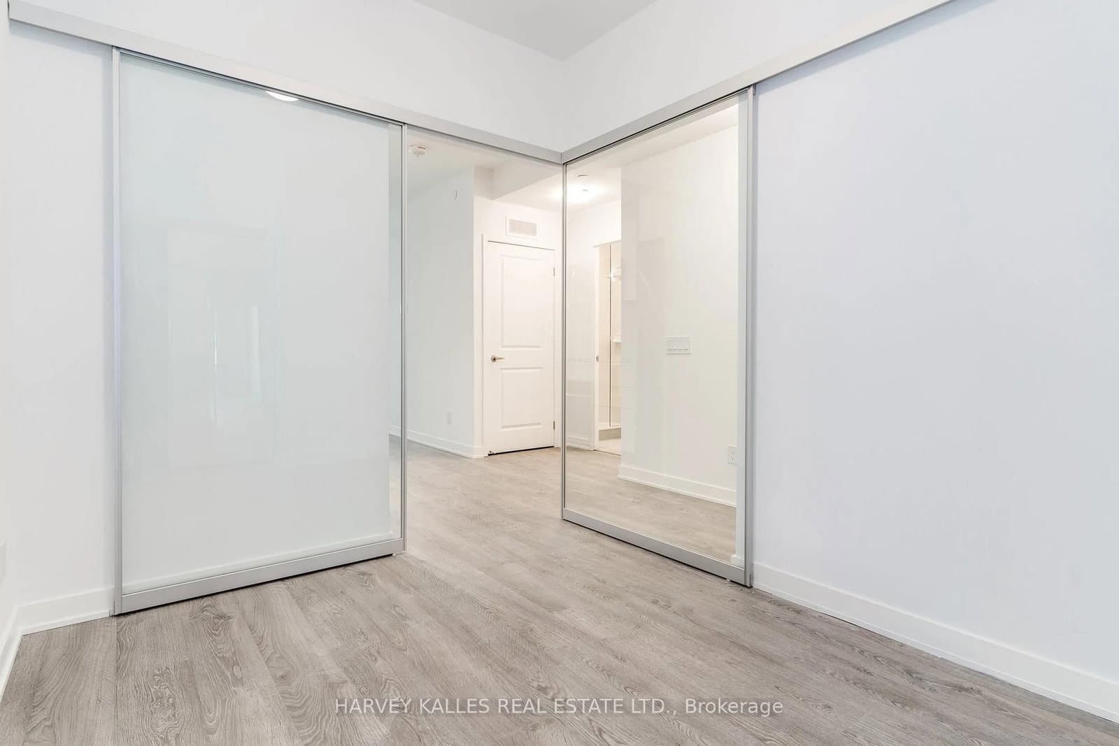 543 Richmond Street W, Unit 410 thumbnail 16