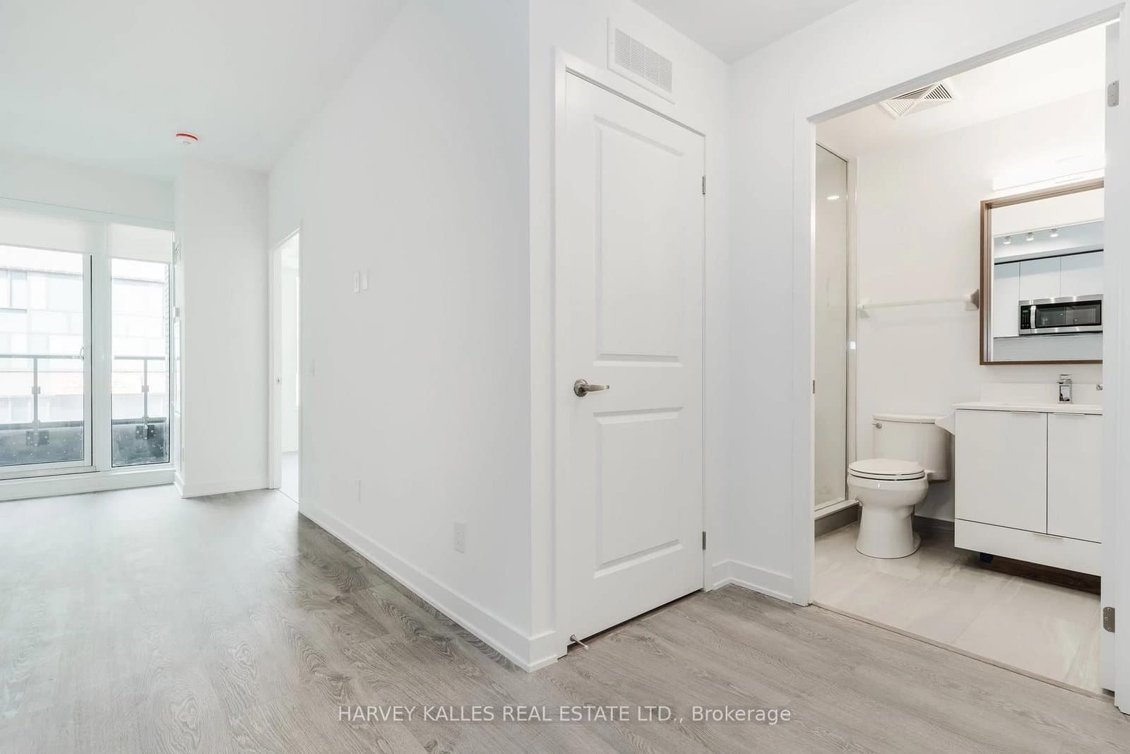 543 Richmond Street W, Unit 410 thumbnail 18