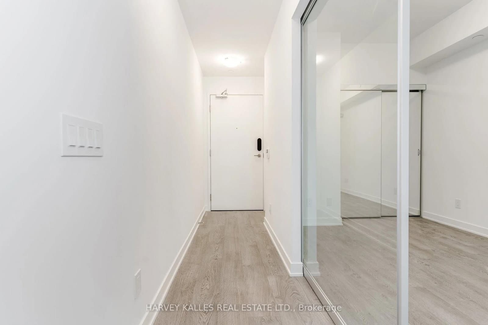 543 Richmond Street W, Unit 410 thumbnail 2