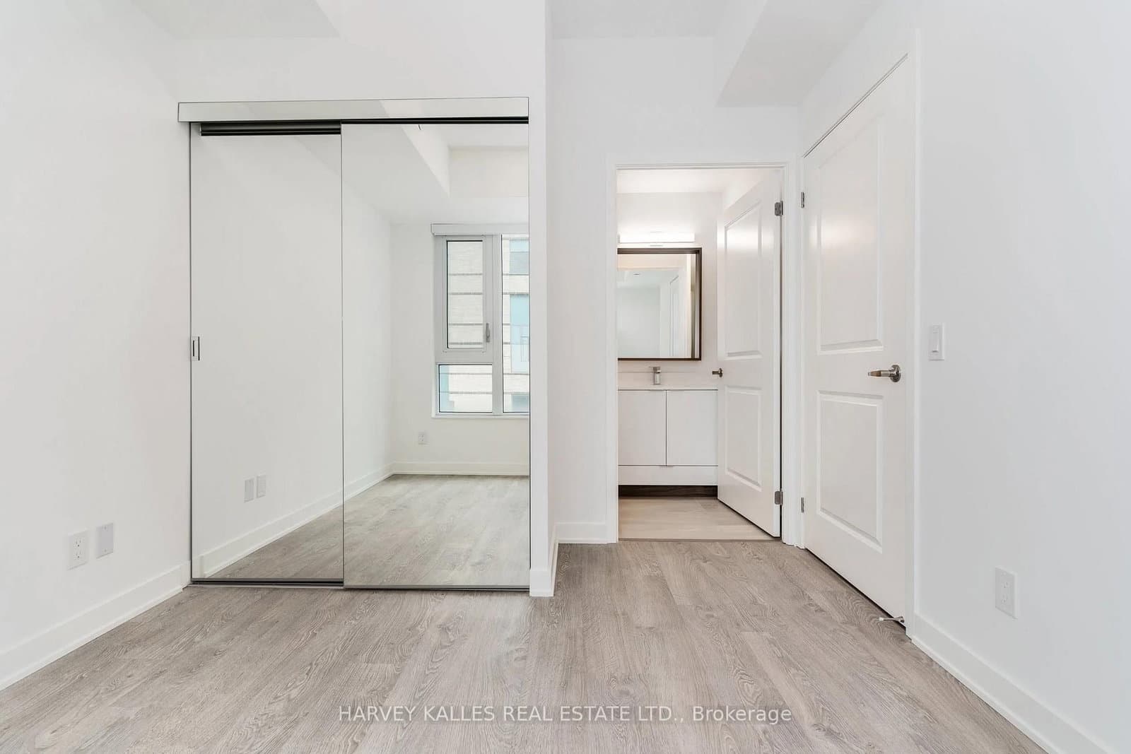543 Richmond Street W, Unit 410 thumbnail 23