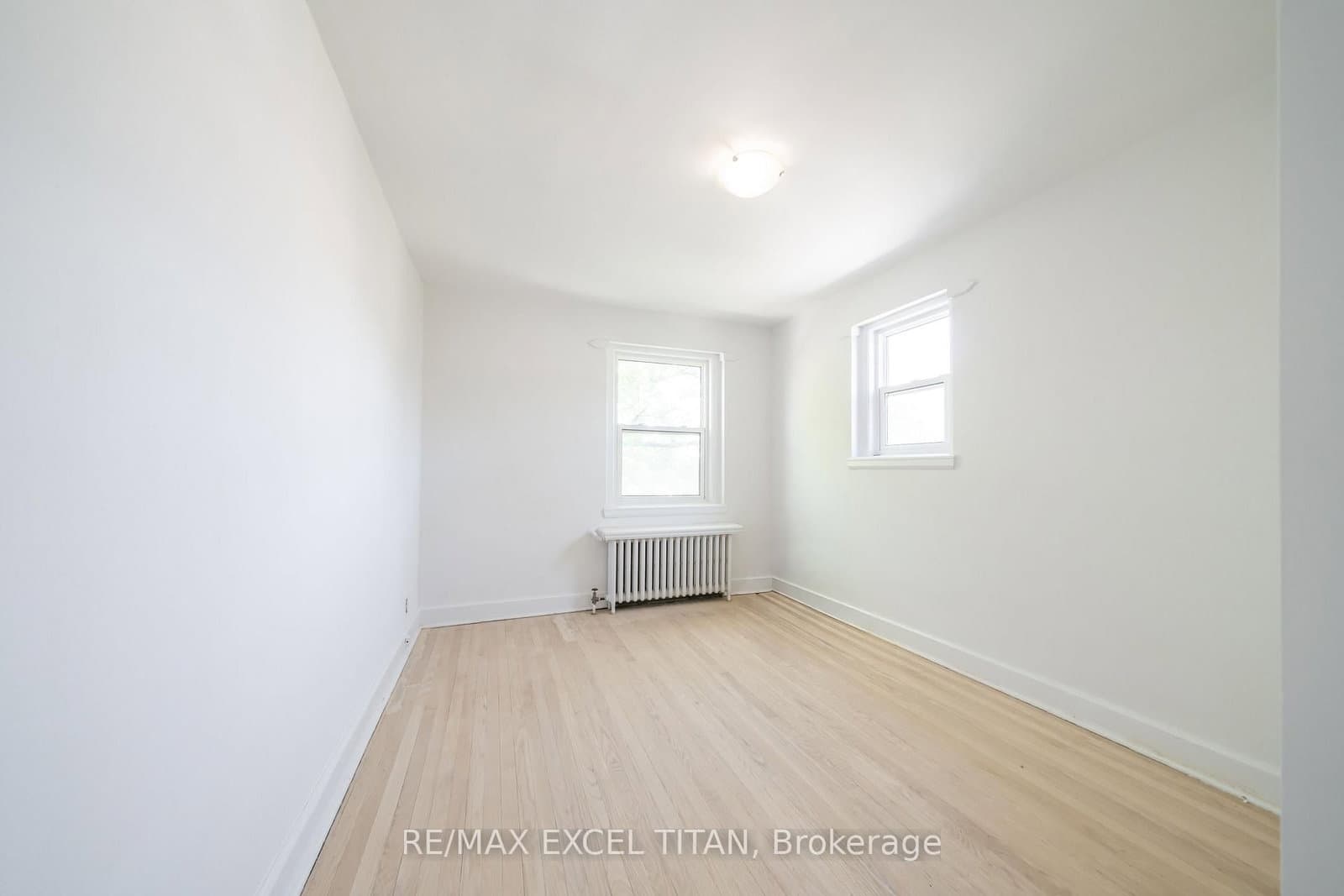 1 Mallory Gardens, Unit 4 thumbnail 2