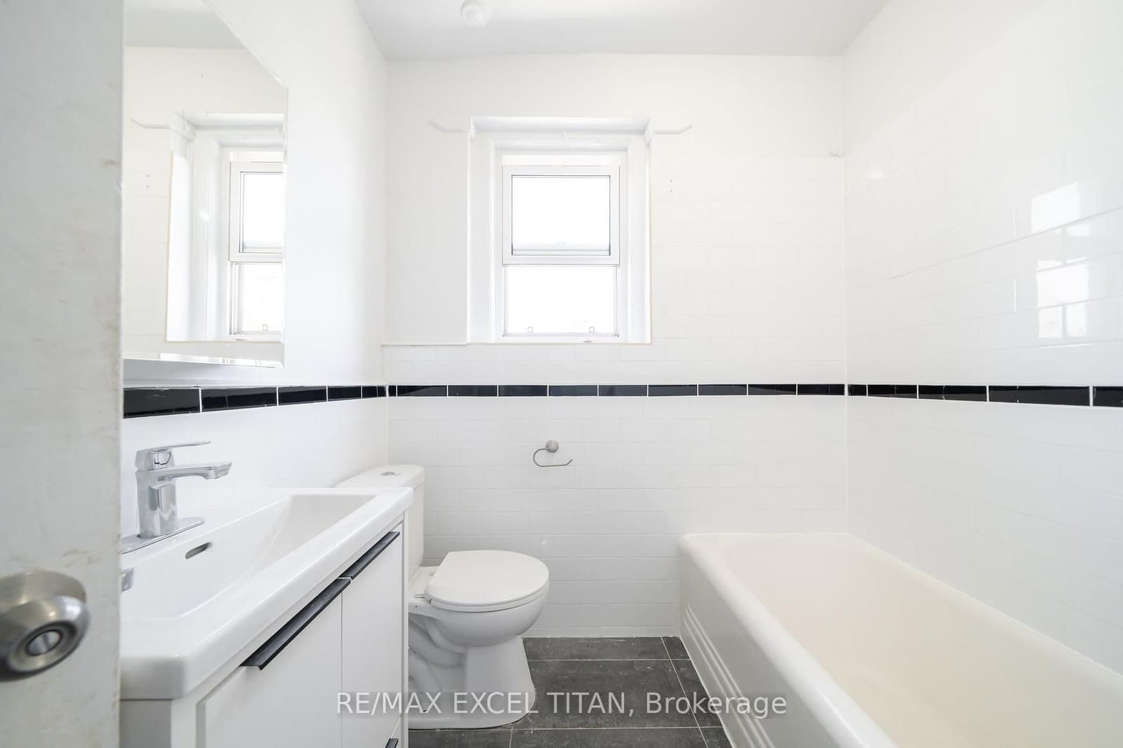 1 Mallory Gardens, Unit 4 thumbnail 9
