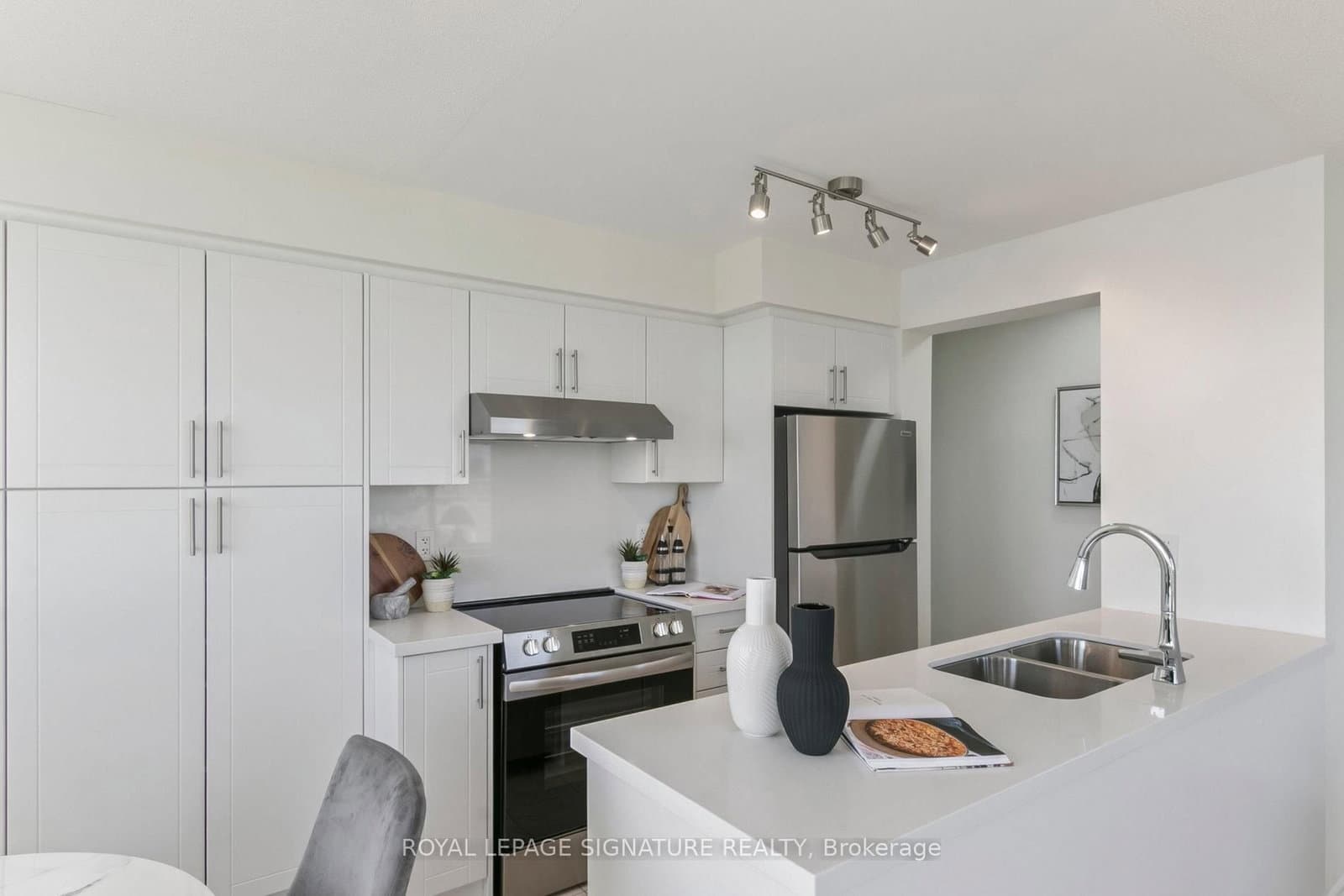 18 Kenaston Gardens, Unit 1307 thumbnail 12