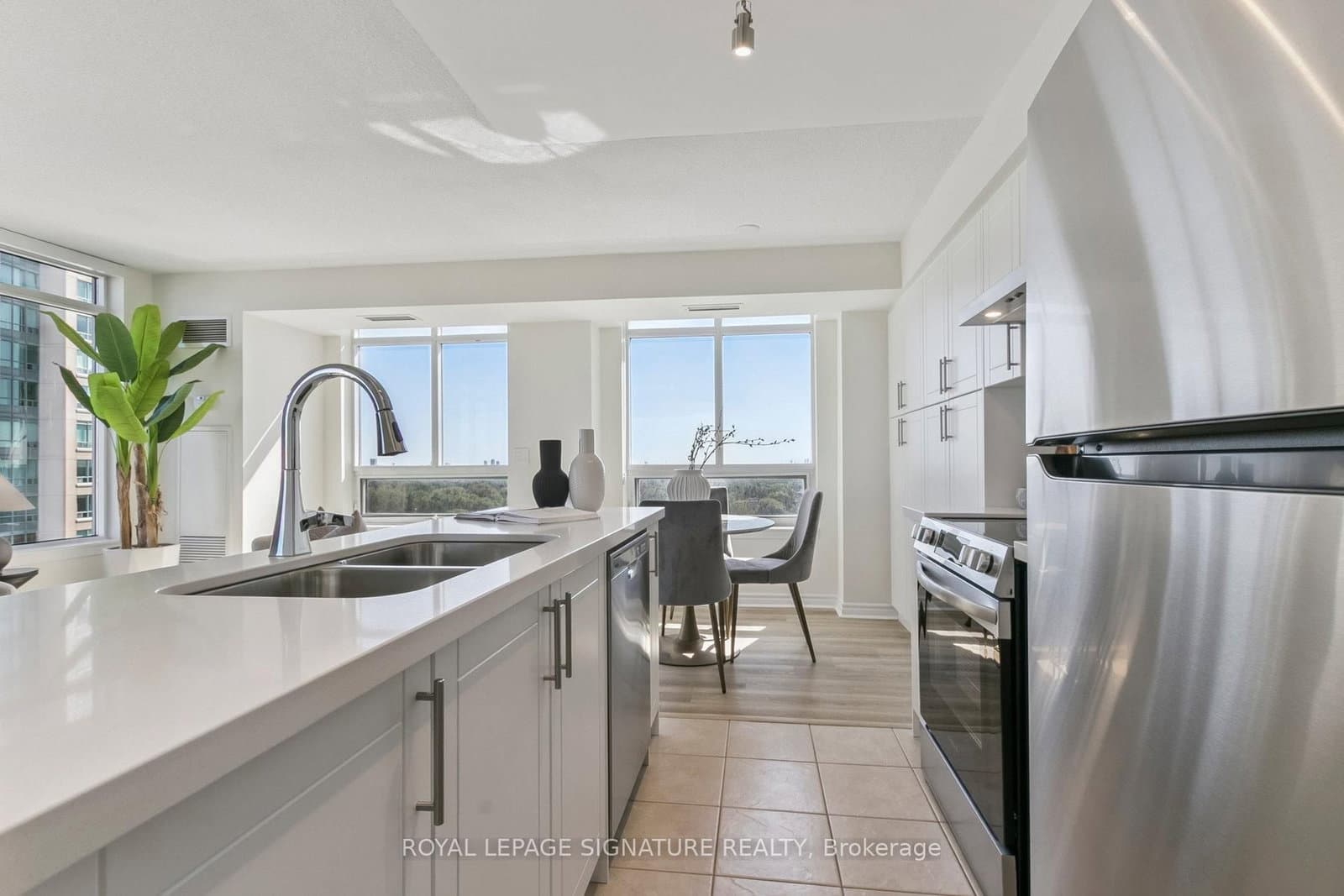 18 Kenaston Gardens, Unit 1307 thumbnail 13