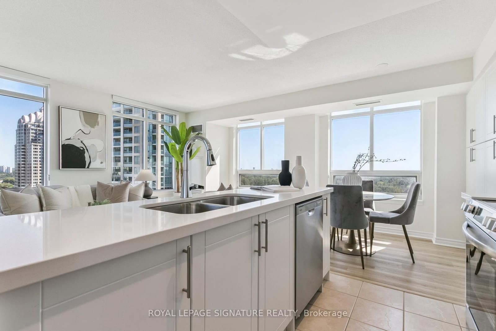 18 Kenaston Gardens, Unit 1307 thumbnail 14