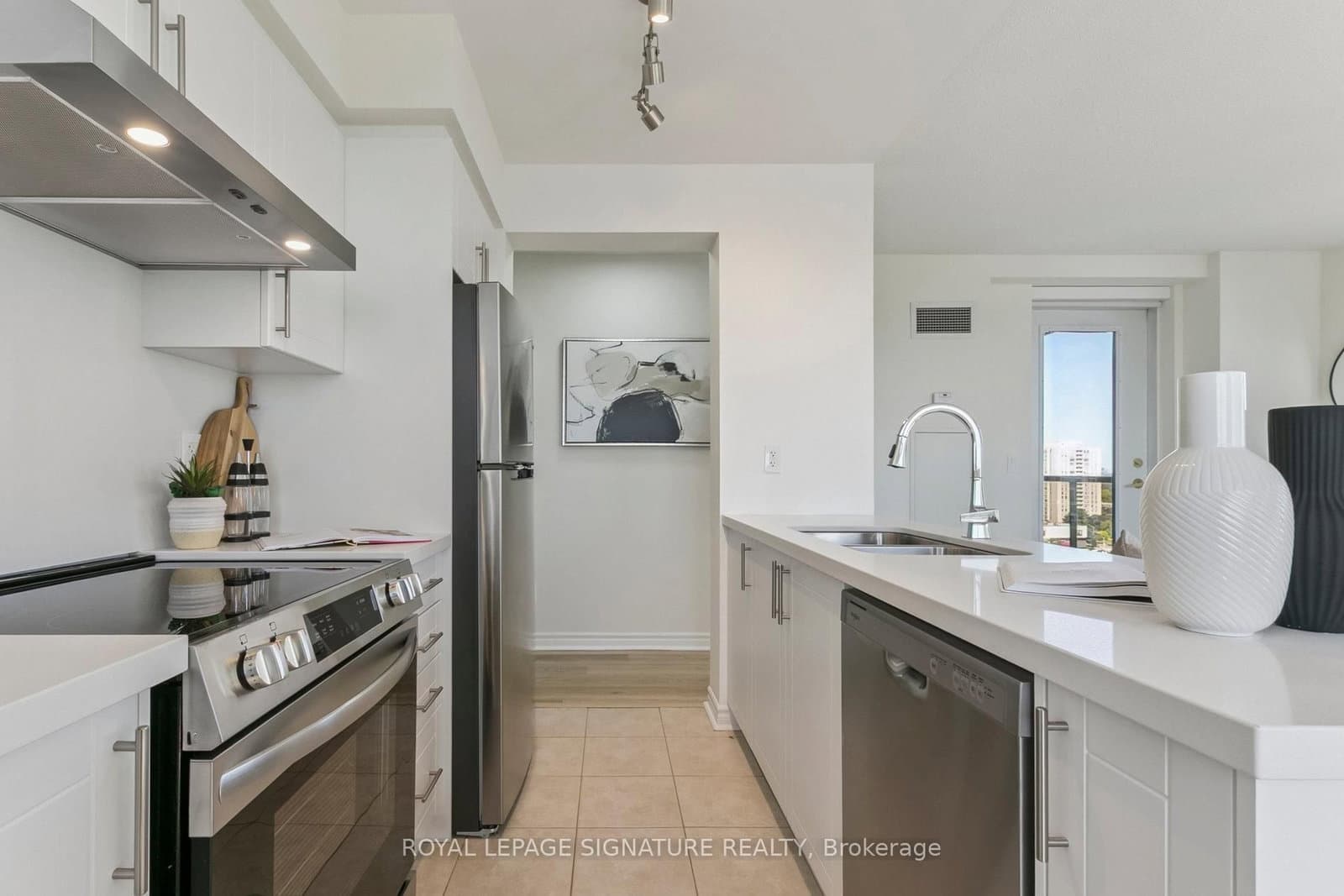 18 Kenaston Gardens, Unit 1307 thumbnail 15