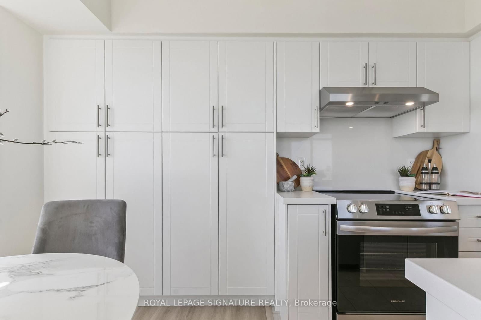 18 Kenaston Gardens, Unit 1307 thumbnail 17
