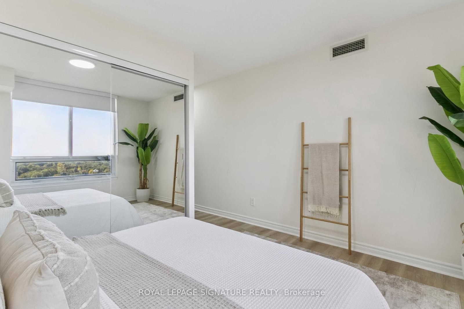 18 Kenaston Gardens, Unit 1307 thumbnail 21