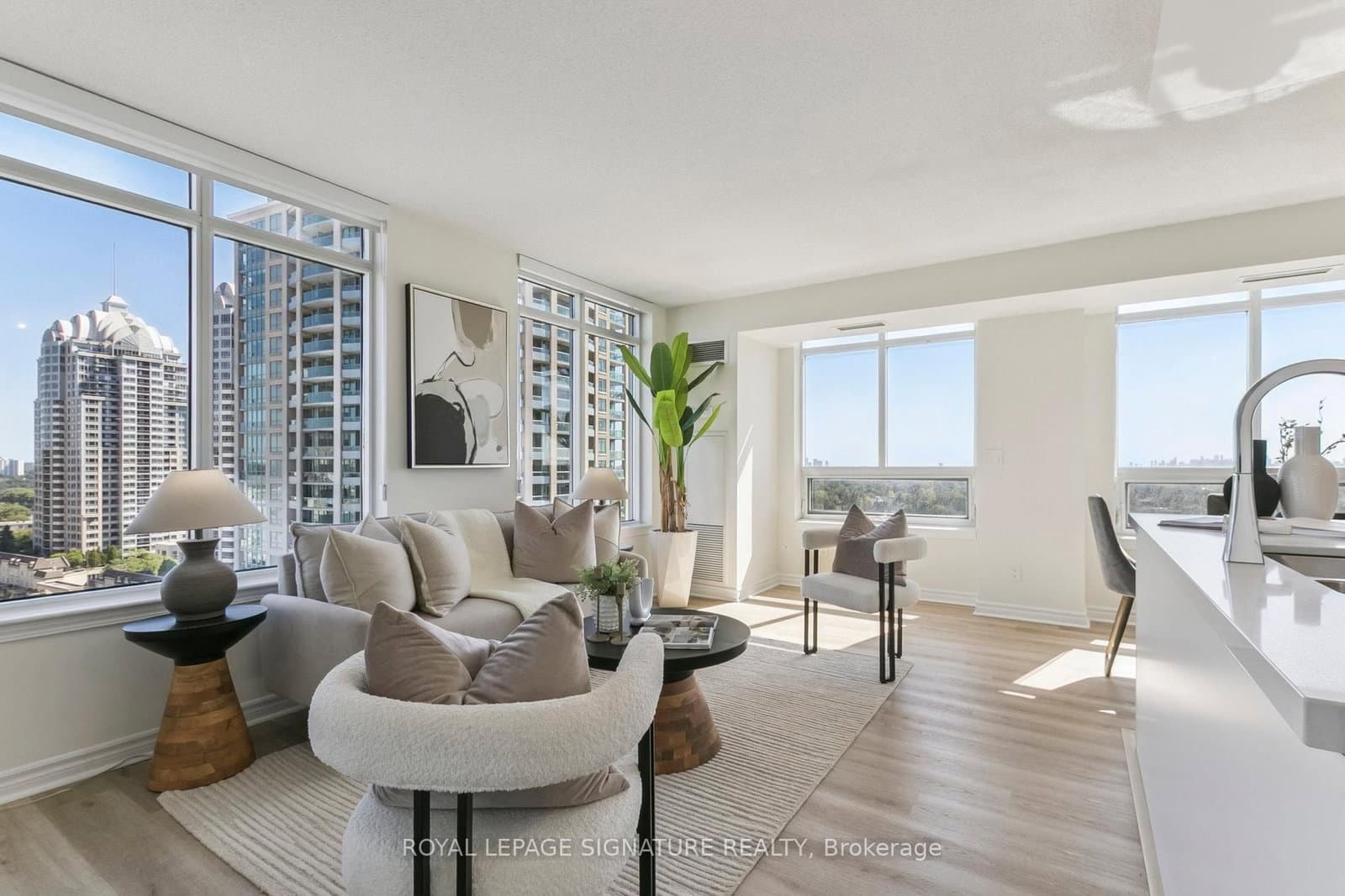 18 Kenaston Gardens, Unit 1307 thumbnail 4