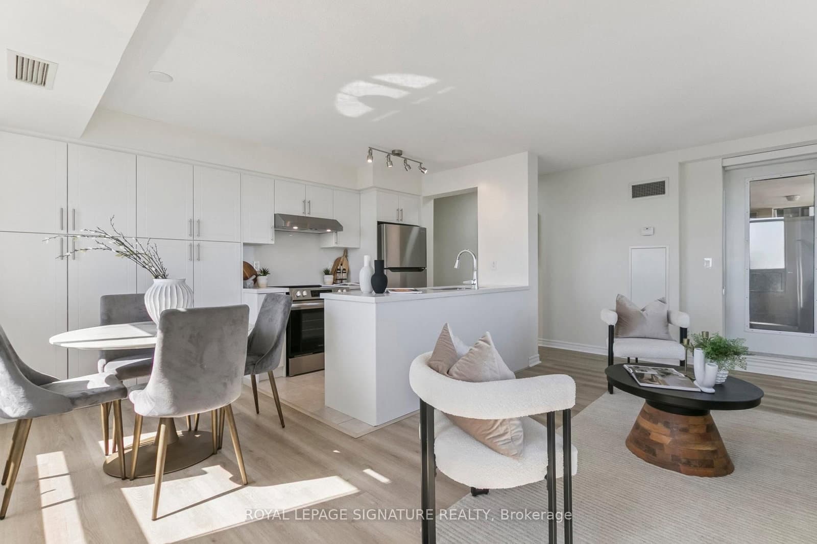 18 Kenaston Gardens, Unit 1307 thumbnail 8